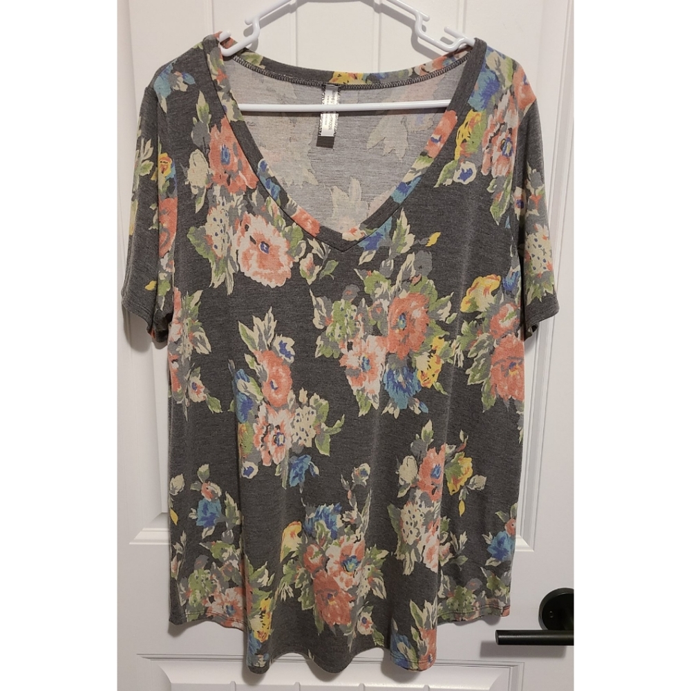 Giddy Up Glamour gray floral top shirt 1X